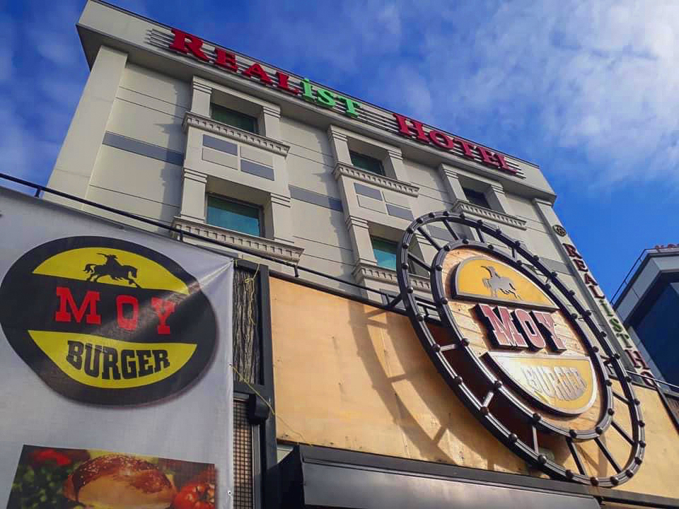 MOY BURGER VE REALİST HOTEL