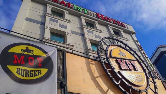 MOY BURGER VE REALİST HOTEL